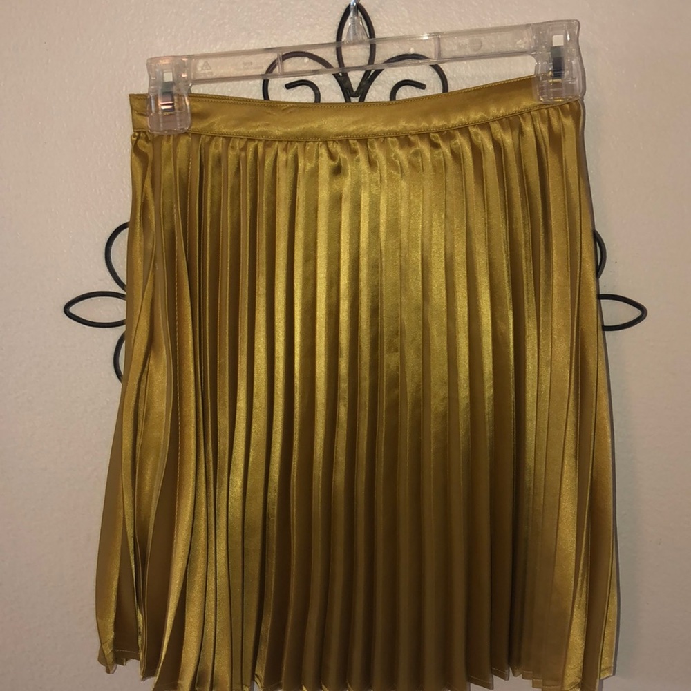 Gold pleaded skirt